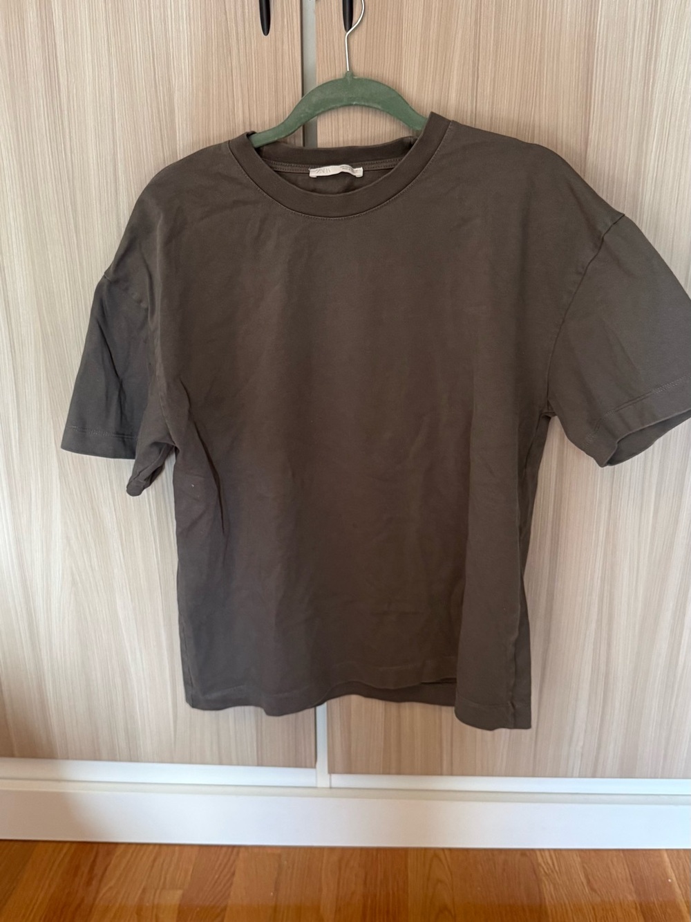 Zara Short Sleeve Crew Tee in grey